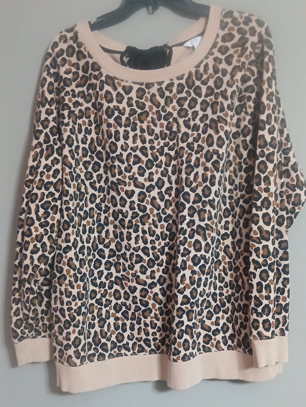 crown & ivy Leopard Print Crewneck Top in Tan, Black and Brown